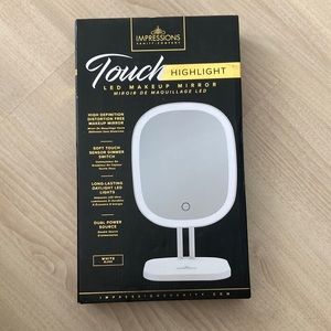 Impressions TOUCH HIGHLIGHT LED MAKEUP MIRROR